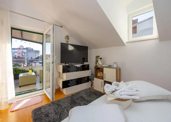 Dome Apartment *